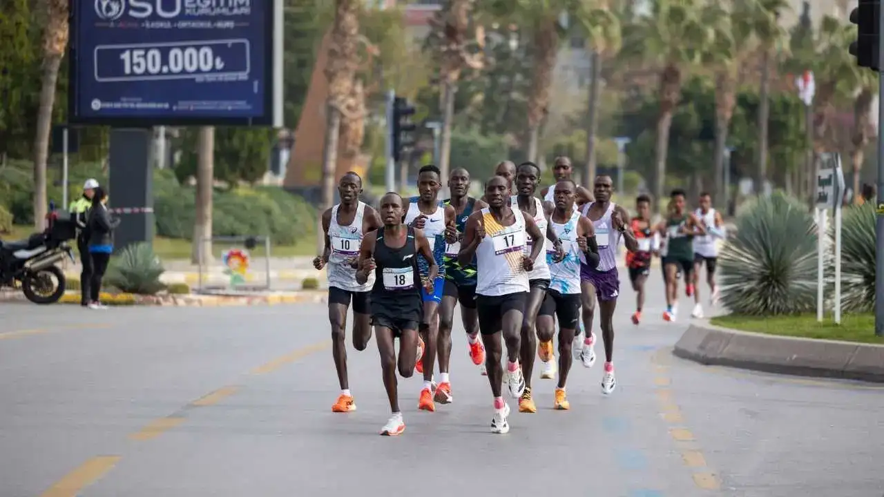 Mersin Maratonu’nda Dünya Çapında Zafer Çift Rekorla Taçlandı! 2